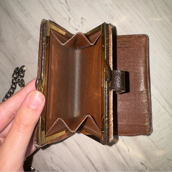 Louis Vuitton kisslock wallet and lock on chain - Picture 7 of 13